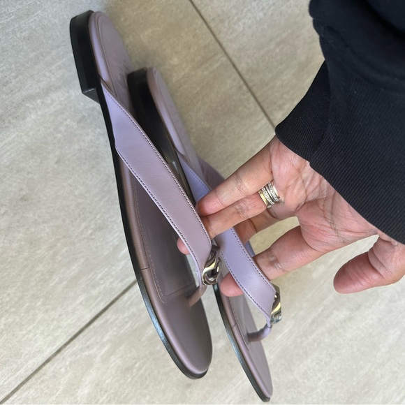 Givenchy G Chain Flat Sandals - Picture 11 of 11